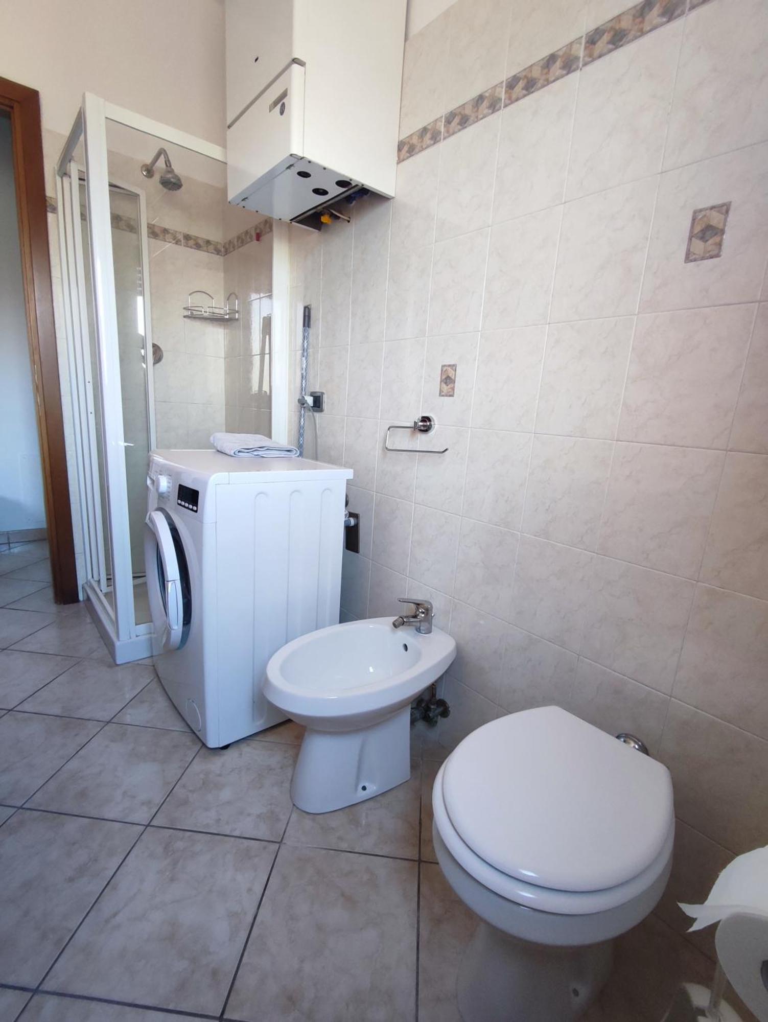 Alloggio Alfa - Central Apartment Civitavecchia Exterior foto